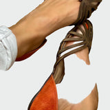 Adéla – Sandály s Výřezy a Dvoubarevnými Detaily