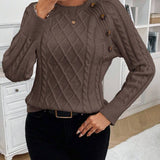 Clara – Svetr s knoflíkovými detaily a pleteným vzorem