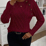 Clara – Svetr s knoflíkovými detaily a pleteným vzorem