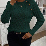 Clara – Svetr s knoflíkovými detaily a pleteným vzorem