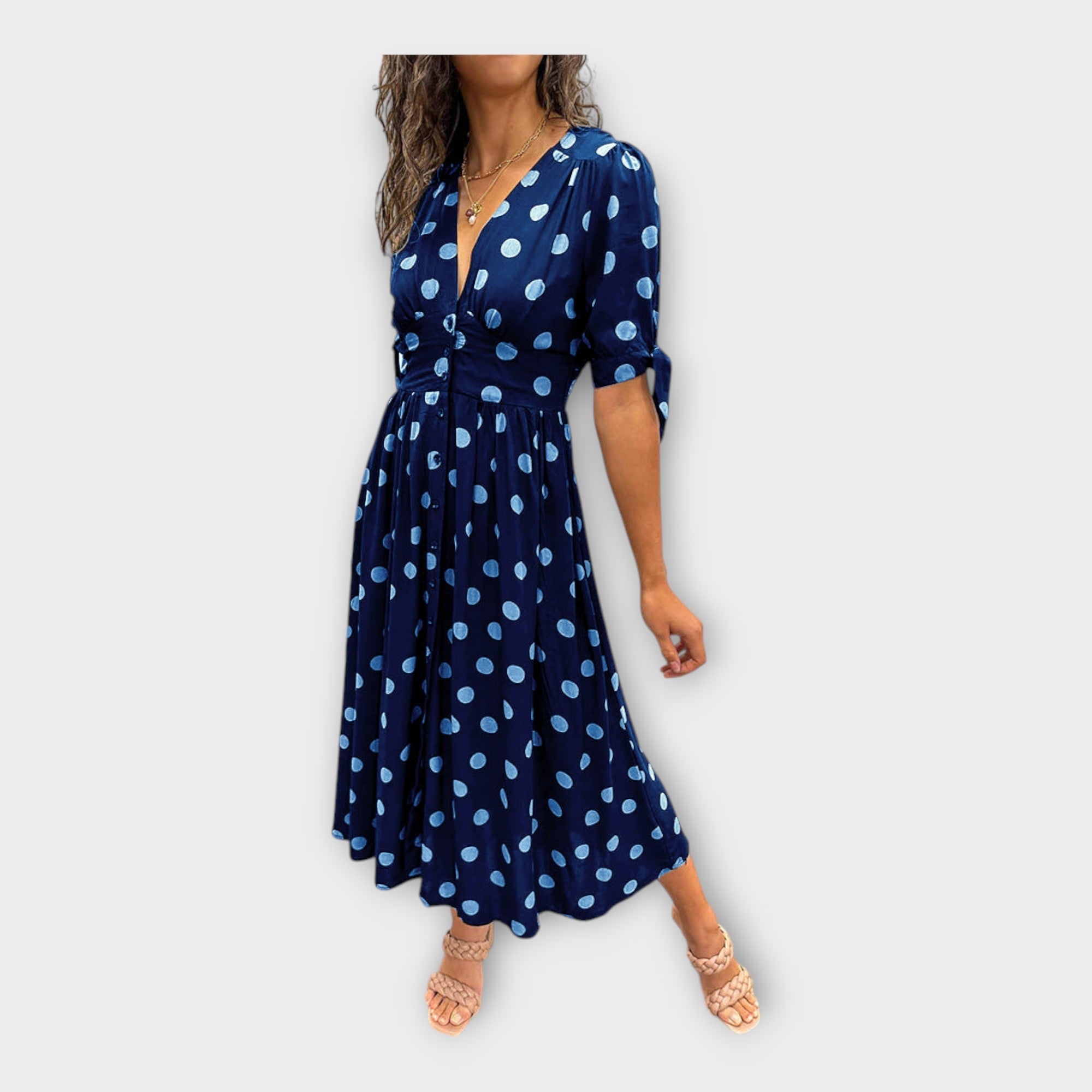 Adéla – Elegantní Šaty s Moderním Vzorem a Nadčasovou Elegancí