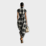 Adéla – Šaty s Rafinovaným Tokem a Elegancí