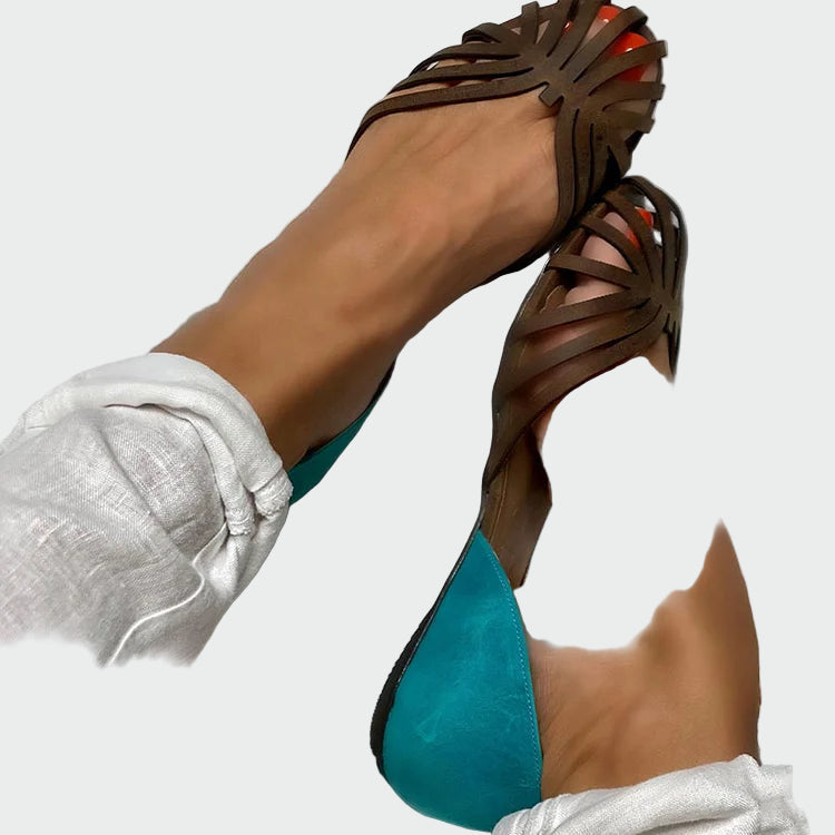 Adéla – Sandály s Výřezy a Dvoubarevnými Detaily