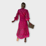 Anna – Elegantní Krajkové Šaty s Rafinovaným Designem