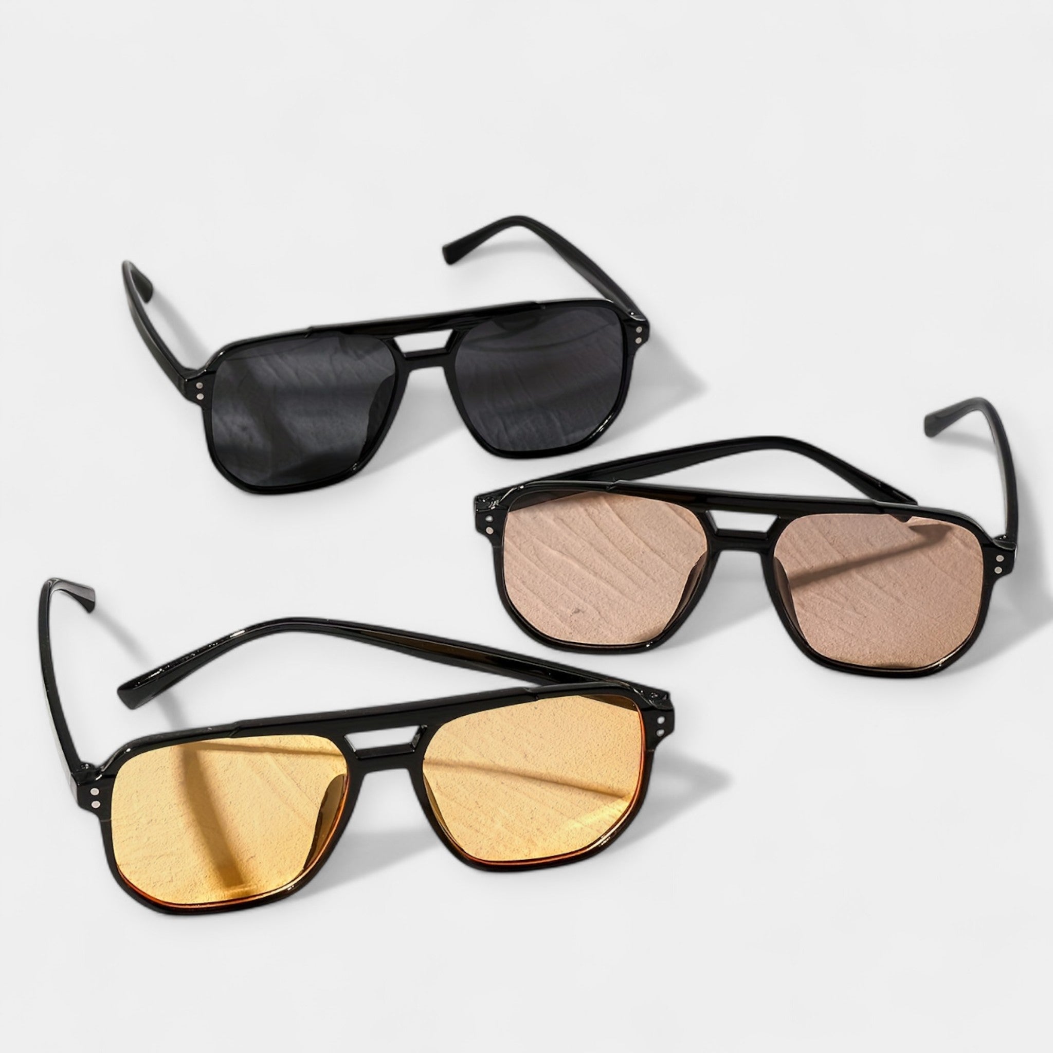 Adéla – Čtvercové Brýle s Nýty