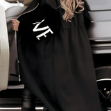 Lenka – Dlouhý Kabát s Úpletovými Rukávy a Kapucí