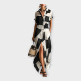 Adéla – Elegantní Dlouhé Šaty s Moderním Designem a Nadčasovou Elegancí