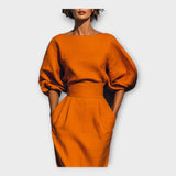 Sofie – Elegantní Šaty s Rafinovaným Designem a Minimalistickou Estetikou