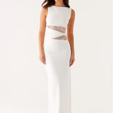 Lena – Maxi Šaty s Decentními Výřezy a Šněrováním