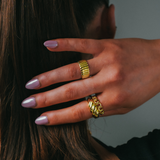 Adéla – Prsten s Řetízkem