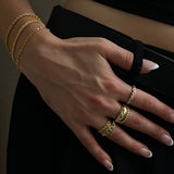 Adéla – Prsten s Řetízkem