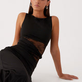 Lena – Maxi Šaty s Decentními Výřezy a Šněrováním