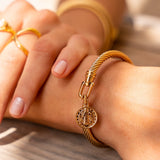 Adéla – Zlatý Náramek s Mincovním Designem