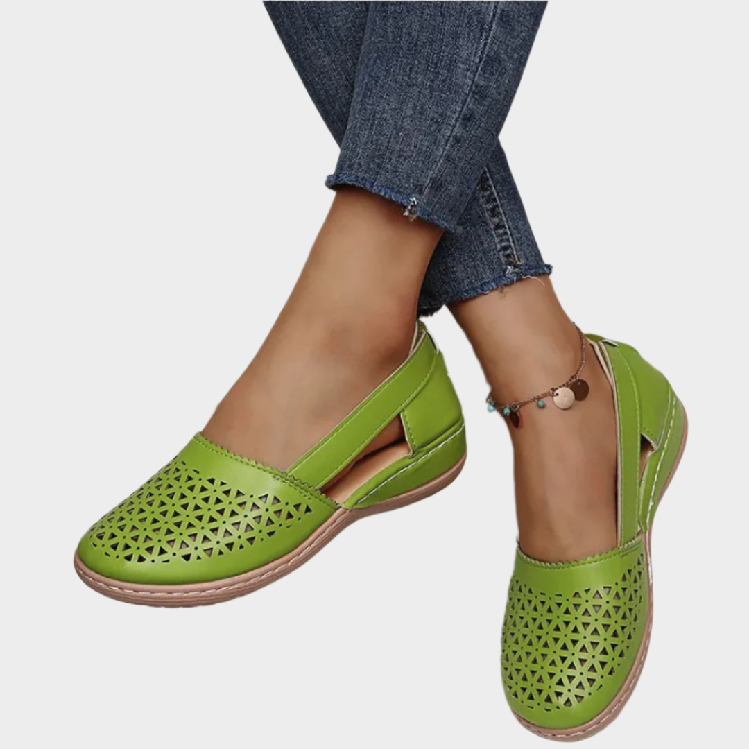 Adéla – Anatomické Kožené Baleríny s Výřezy a Páskem