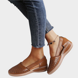 Adéla – Anatomické Kožené Baleríny s Výřezy a Páskem