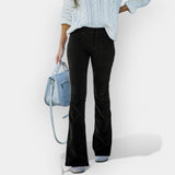 Adéla – Vysoké Kalhoty se Širokými Nohavicemi