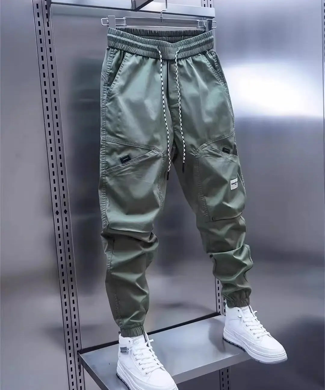 Adéla – Sportovní Kalhoty s Elegantními Detaily