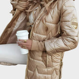 Noelia – Elegantní Zimní Kabát s Kapucí a Podšívkou