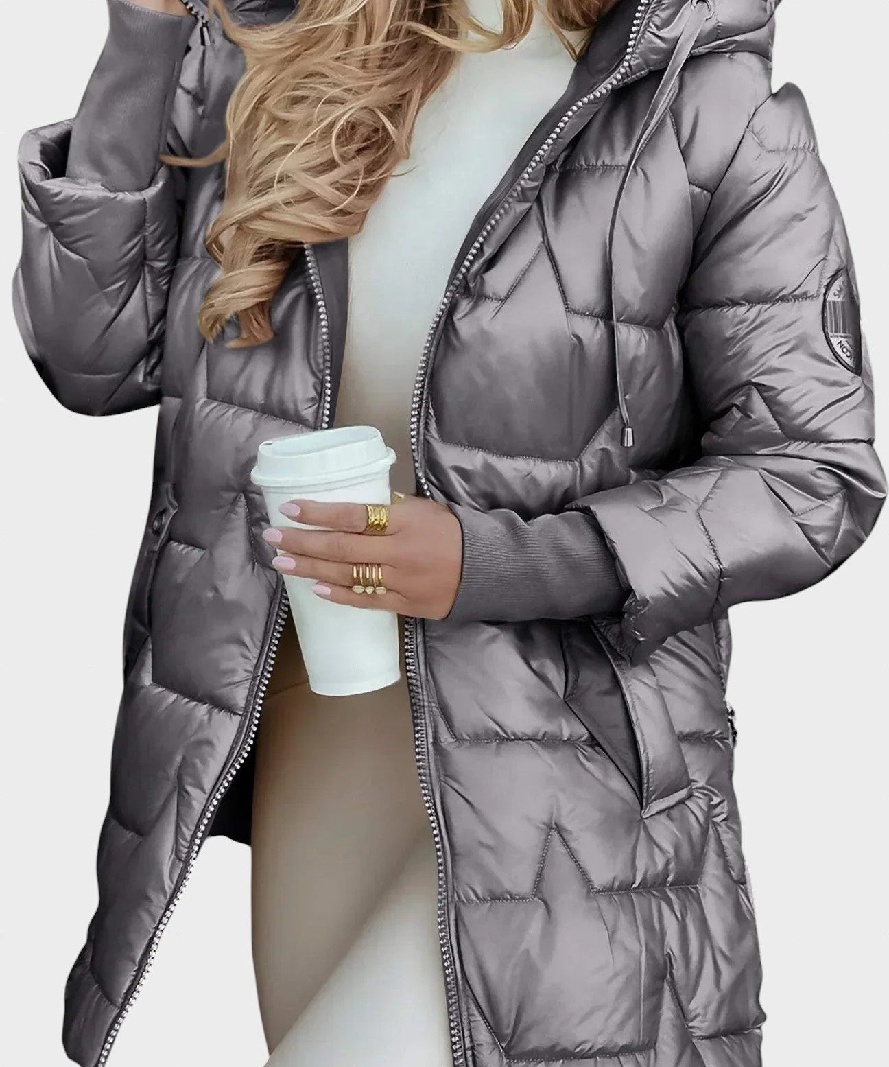 Noelia – Elegantní Zimní Kabát s Kapucí a Podšívkou